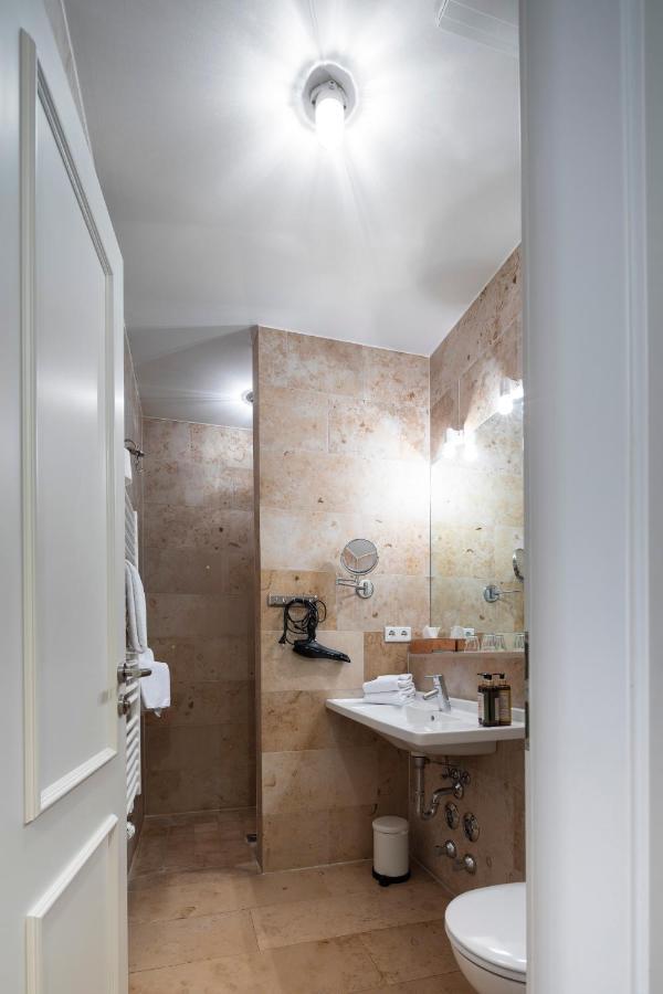 Hotel Orphee Andreasstadel Регенсбург Екстериор снимка